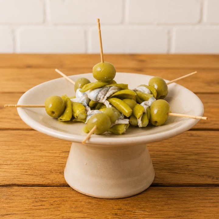 Cantabrian White Anchovy Gildas 150g (6 Skewers)