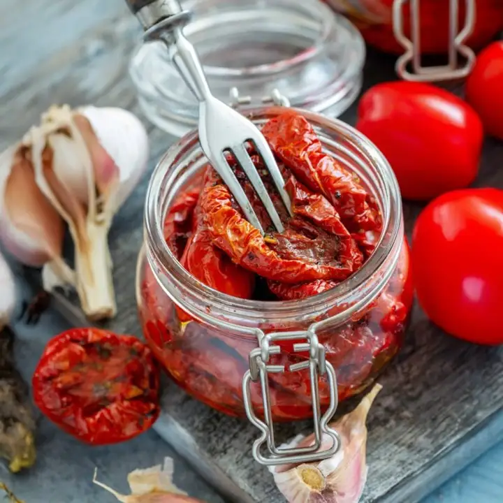 Semi-dried tomatoes (1kg)